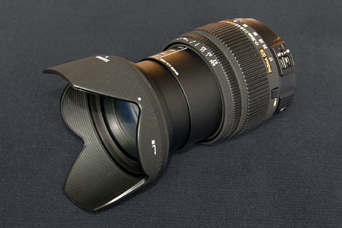 Sigma zoom lens