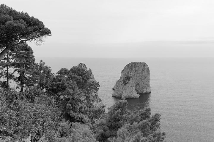 I Faraglioni, Capri's iconic sight