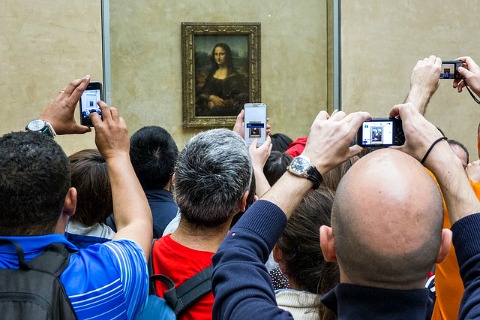 Photographers in Louvre